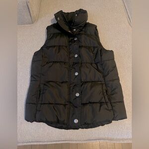 Old Navy Women’s Puffer Vest